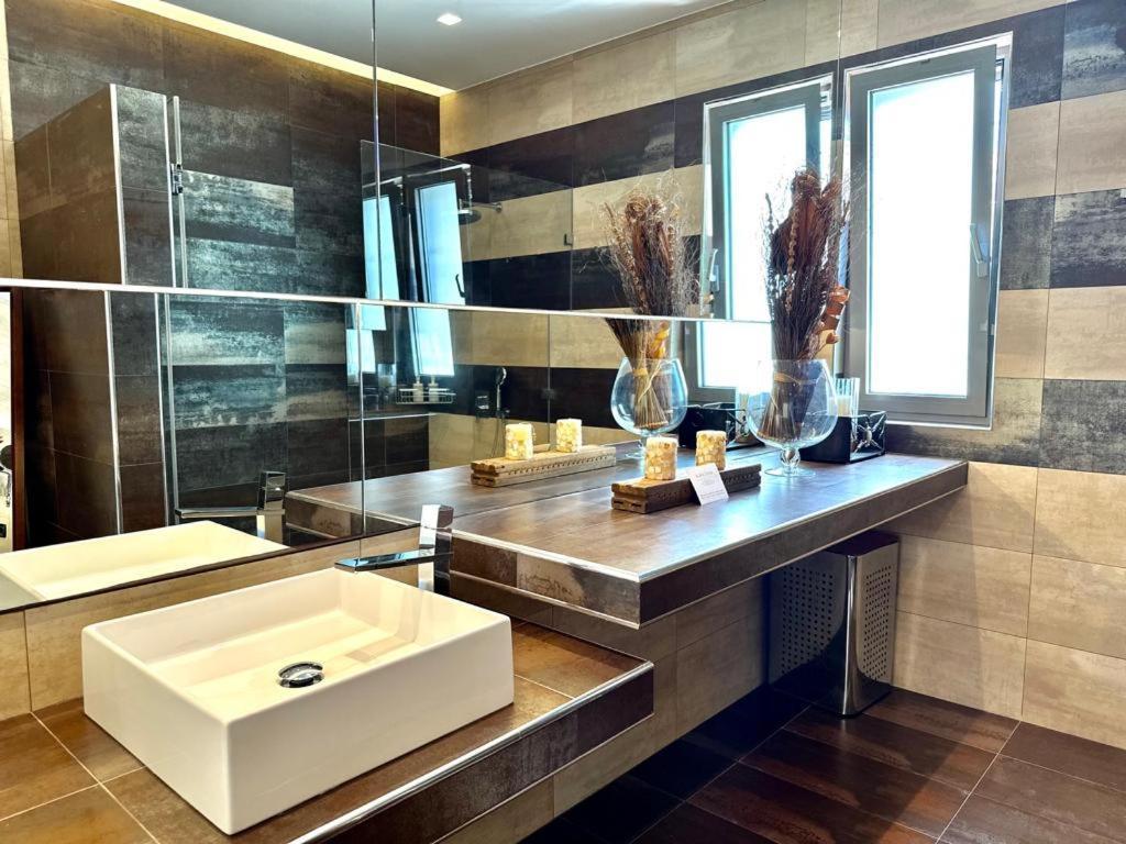 Leblanc Luxurious Beachfront Villa, Gcollectiongr Эрмиони Экстерьер фото