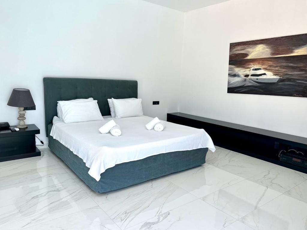 Leblanc Luxurious Beachfront Villa, Gcollectiongr Эрмиони Экстерьер фото