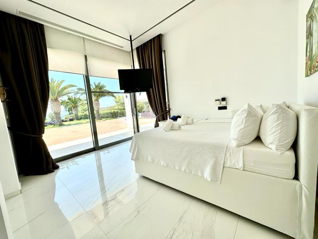 Leblanc Luxurious Beachfront Villa, Gcollectiongr Эрмиони Экстерьер фото